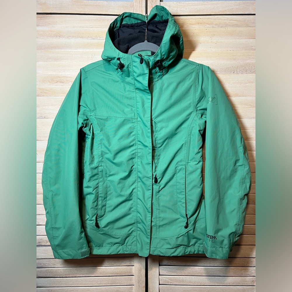 Gorgeous green and clean Eastern Mountain Sports winter jacket - S